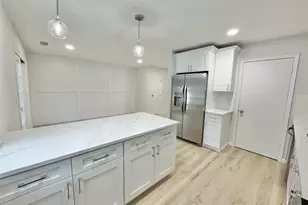 46 Blue Point Rd E, Holtsville, NY 11742 - Photo 6