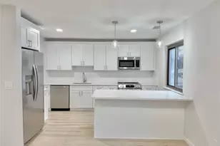 46 Blue Point Rd E, Holtsville, NY 11742 - Photo 4