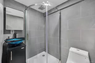 280 Balcom Ave, Bronx, NY 10465 - Photo 16