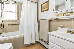 1294 Owens Pl, North Bellmore, NY 11710 - Photo 14