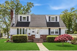 1294 Owens Pl, North Bellmore, NY 11710 - Photo 2