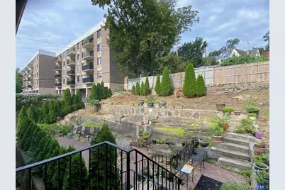 176 Colonial Parkway #2N, Yonkers, NY 10710 - Photo 1