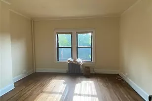 176 Colonial Pkwy, Yonkers, NY 10710 - Photo 2