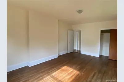 176 Colonial Parkway #2N, Yonkers, NY 10710 - Photo 6