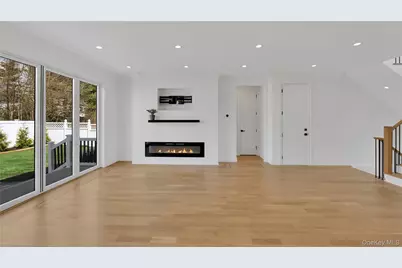 2661 Hyacinth Street, Westbury, NY 11590 - Photo 8