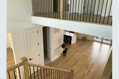 2661 Hyacinth Street, Westbury, NY 11590 - Photo 18