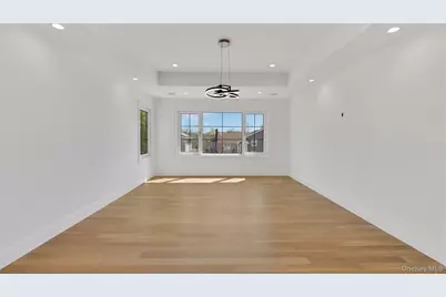 2661 Hyacinth Street, Westbury, NY 11590 - Photo 30