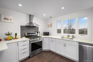 46 Rose St, Hastings on Hudson, NY 10706 - Photo 2