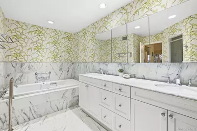 12 Brook Hills Circle, White Plains, NY 10605 - Photo 18