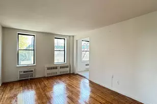 2 Spruce St, Great Neck, NY 11021 - Photo 4