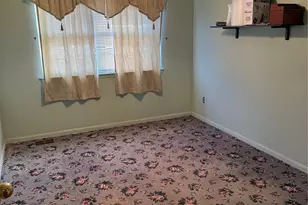 511 Race Pl, Oakdale, NY 11769 - Photo 18