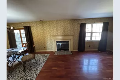 511 Race Place, Oakdale, NY 11769 - Photo 2