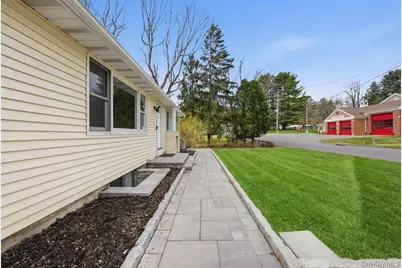 785 Locksley Road, Yorktown Heights, NY 10598 - Photo 2