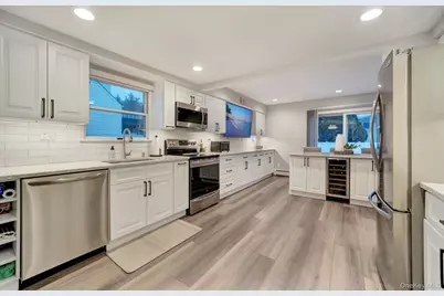 2550 Natta Boulevard, Bellmore, NY 11710 - Photo 10