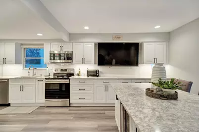 2550 Natta Boulevard, Bellmore, NY 11710 - Photo 8