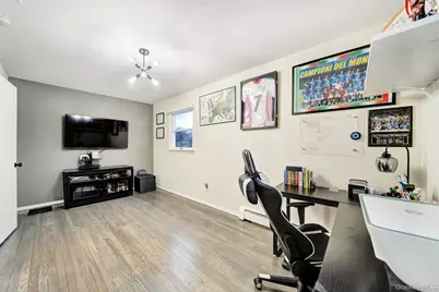 2550 Natta Boulevard, Bellmore, NY 11710 - Photo 36