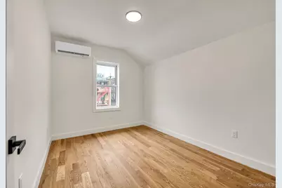 1517 Gillespie Avenue, Bronx, NY 10461 - Photo 12