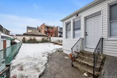 1517 Gillespie Avenue, Bronx, NY 10461 - Photo 22