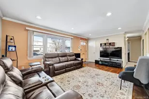 4 Cecil Pl, Hicksville, NY 11801 - Photo 6