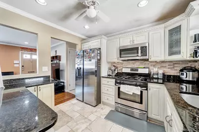 4 Cecil Place, Hicksville, NY 11801 - Photo 10