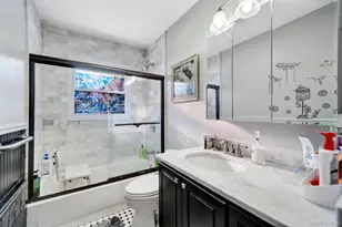 4 Cecil Pl, Hicksville, NY 11801 - Photo 14