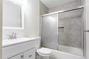 21 Spirit Ln, New York, NY 10303 - Photo 16