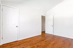 21 Spirit Ln, New York, NY 10303 - Photo 10