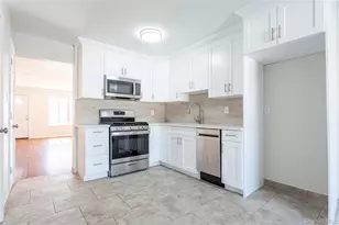 21 Spirit Ln, New York, NY 10303 - Photo 6