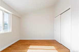 21 Spirit Ln, New York, NY 10303 - Photo 14