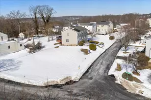 44 Greenvale Cir, White Plains, NY 10607 - Photo 32