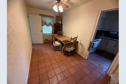 31 Prince Street, New Hyde Park, NY 11040 - Photo 6