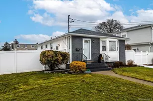 153 N Queens Ave, Massapequa, NY 11758 - Photo 2