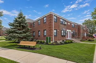 199-18 19th Ave, Whitestone, NY 11357 - Photo 18
