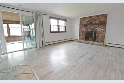 205 Connetquot Road, Oakdale, NY 11769 - Photo 26