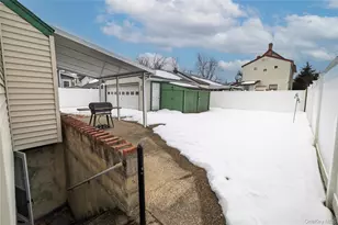 44 Jefferson Ave, Lynbrook, NY 11563 - Photo 14