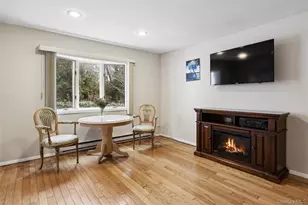 25 Freemont Ln, Coram, NY 11727 - Photo 6