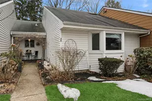 25 Freemont Ln, Coram, NY 11727 - Photo 20