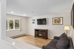 25 Freemont Ln, Coram, NY 11727 - Photo 2