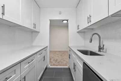 91-08 32nd Avenue #E207, Jackson Heights, NY 11369 - Photo 8