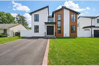 14 Hoover Lane, Bethpage, NY 11714 - Photo 2