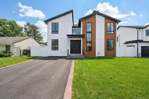 14 Hoover Ln, Bethpage, NY 11714 - Photo 2