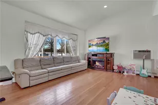 40 Scholar Ln, Commack, NY 11725 - Photo 6