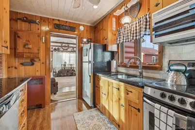 1850 Sterling Road, Cutchogue, NY 11935 - Photo 18