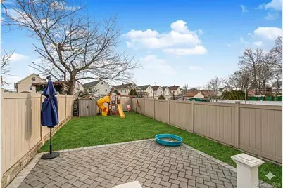 49 Llewellyn Place, New York, NY 10310 - Photo 26