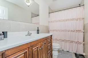 49 Llewellyn Pl, New York, NY 10310 - Photo 20