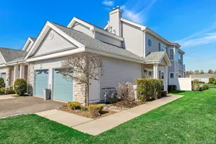 548 Highland Ct, Moriches, NY 11955 - Photo 2