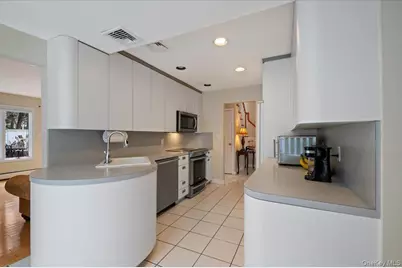 8 Sagamore Way S, Jericho, NY 11753 - Photo 10