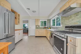 2 Smull Ln, Port Washington, NY 11050 - Photo 16