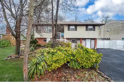 29 N Baldwin Place, Massapequa, NY 11758 - Photo 2