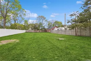 72 Conklin Ave, Patchogue, NY 11772 - Photo 4